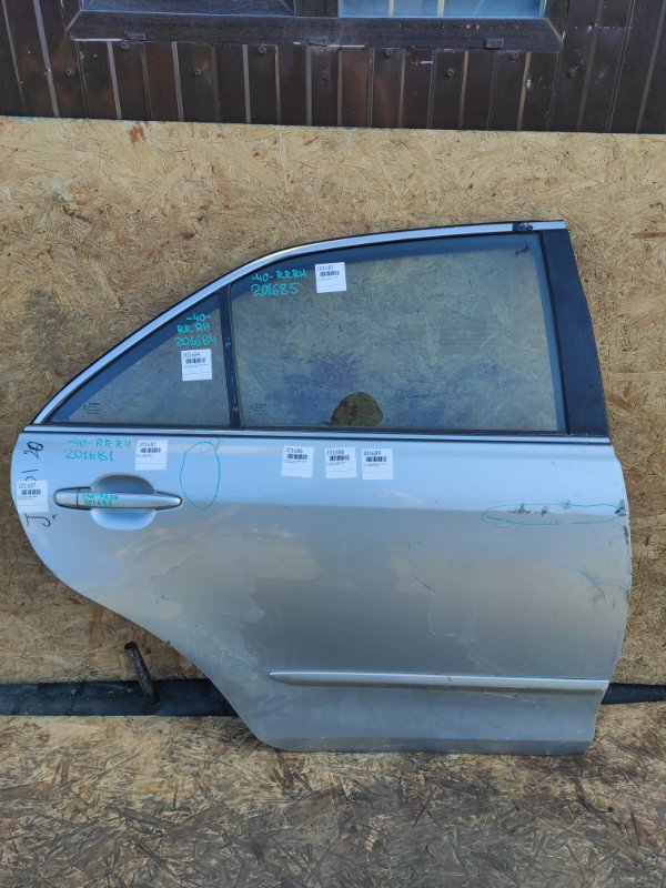 Запчасть дверь задняя правая TOYOTA CAMRY 40 06-11 67003-33161 Б/У Дверь задняя правая TOYOTA CAMRY 40 06-11 67003-33161 Б/У