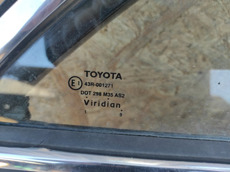 Стекло двери глухое заднее правое CAMRY 40 06-11