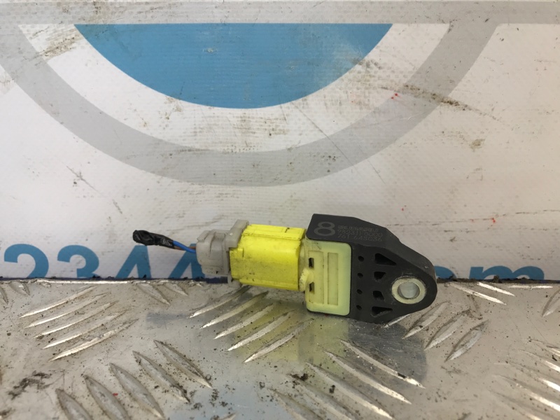 Датчик удара передний правый FORESTER SH 07-12