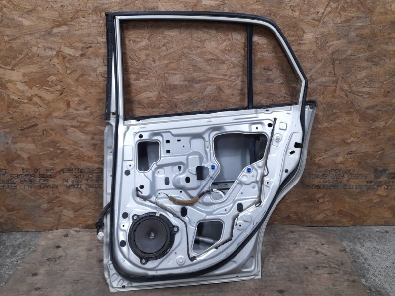 Дверь задняя правая TIIDA/VERSA C11 04-11 2011 Седан 1.8 MR18DE