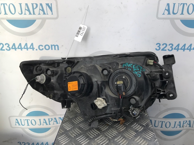 Фара передняя левая FORESTER SG 02-07