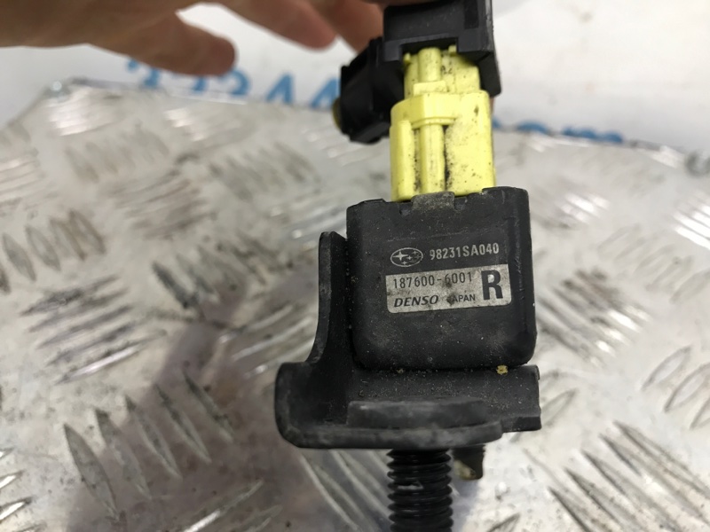 Датчик удара передний правый FORESTER SG 02-07