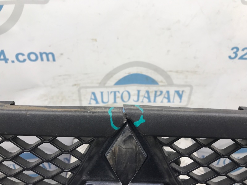 Решетка радиатора MITSUBISHI LANCER X 10 07-15