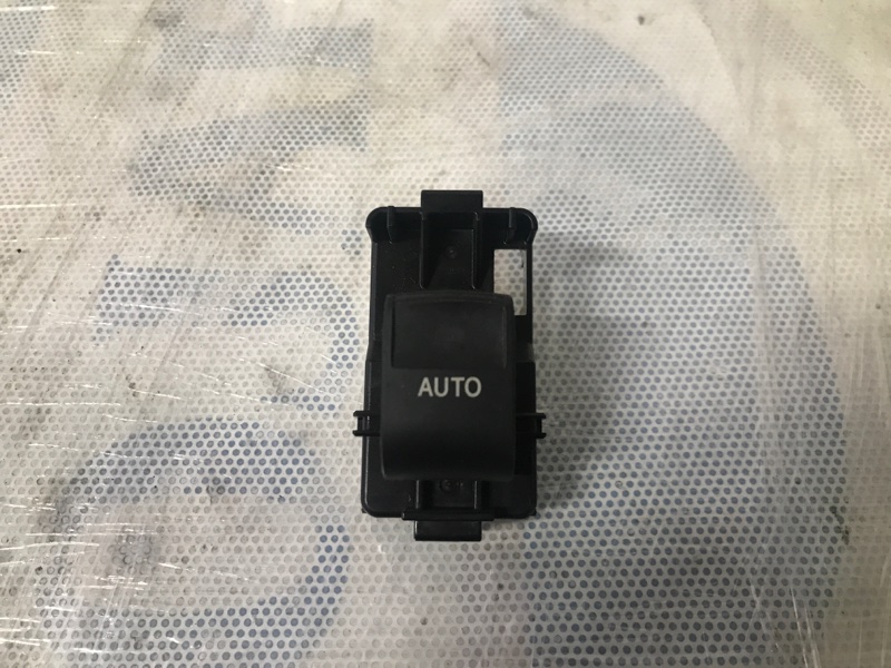 Запчасть кнопка стеклоподъемника задняя правая TOYOTA RAV4 05-12 2010 Внедорожник 2.0 1AZ-FSE 84810-33120 Б/У Кнопка стеклоподъемника задняя правая TOYOTA RAV4 05-12 2010 Внедорожник 2.0 1AZ-FSE 84810-33120 Б/У