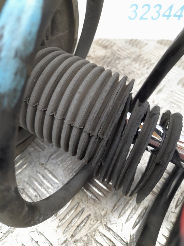 Амортизатор передний правый TOYOTA CAMRY 40 06-11