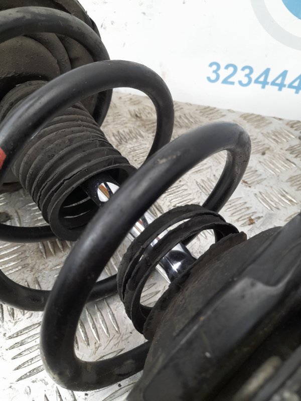 Амортизатор передний правый TOYOTA CAMRY 40 06-11 Амортизатор передний правый TOYOTA CAMRY 40 06-11