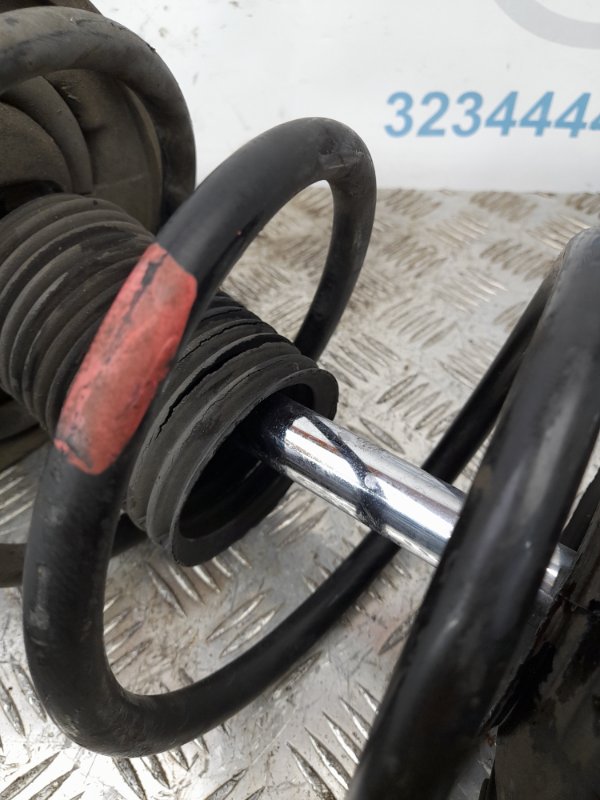 Амортизатор передний левый TOYOTA CAMRY 40 06-11 Амортизатор передний левый TOYOTA CAMRY 40 06-11