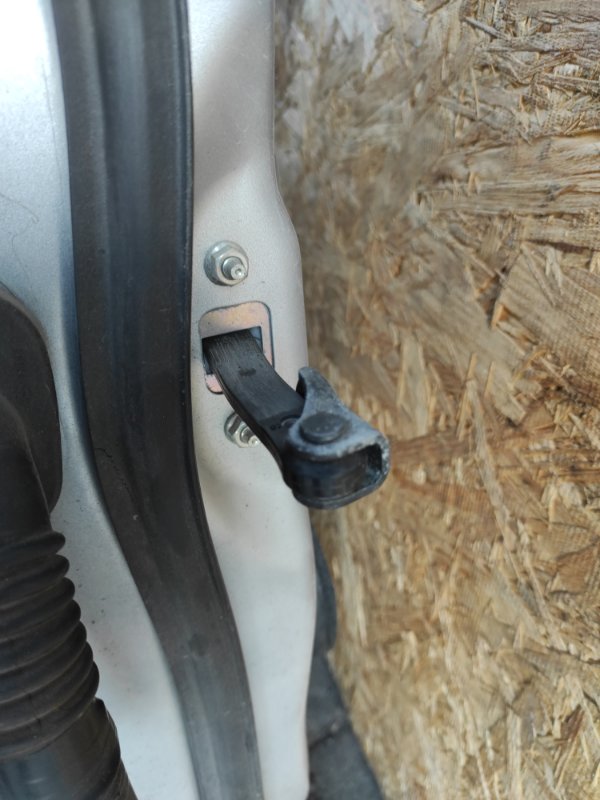 Ограничитель двери передний правый SUBARU FORESTER SH 07-12 Внедорожник Б/У