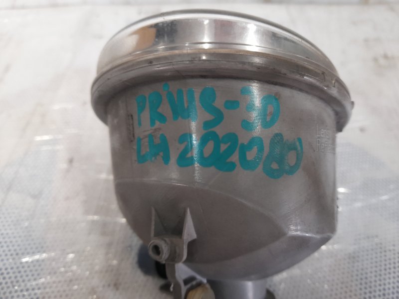 Противотуманная фара левая PRIUS - 30 09-17 2010 Хэтчбек 1.8 2ZR-FXE