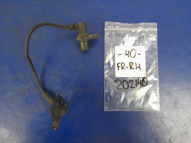 Датчик ABS передний правый CAMRY 40 06-11