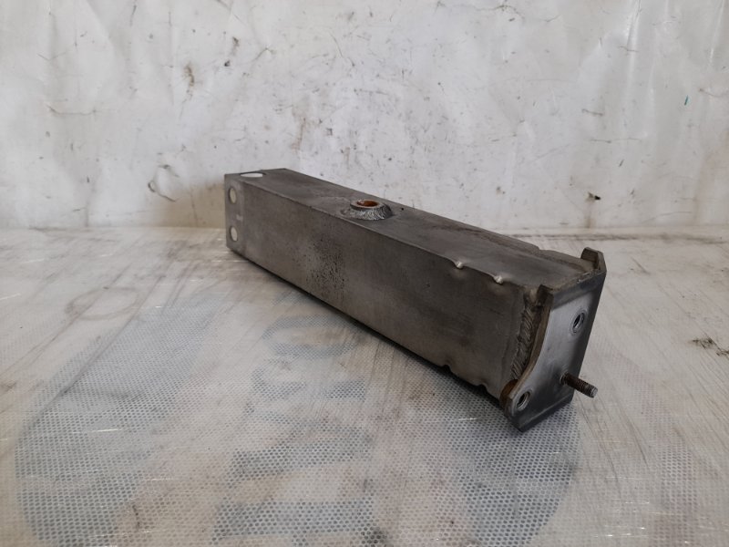 Кронштейн усилителя переднего бампера передний левый LEXUS LS460 06-12 2011 Седан 4.6 1UR-FSE 51108-50020 Б/У