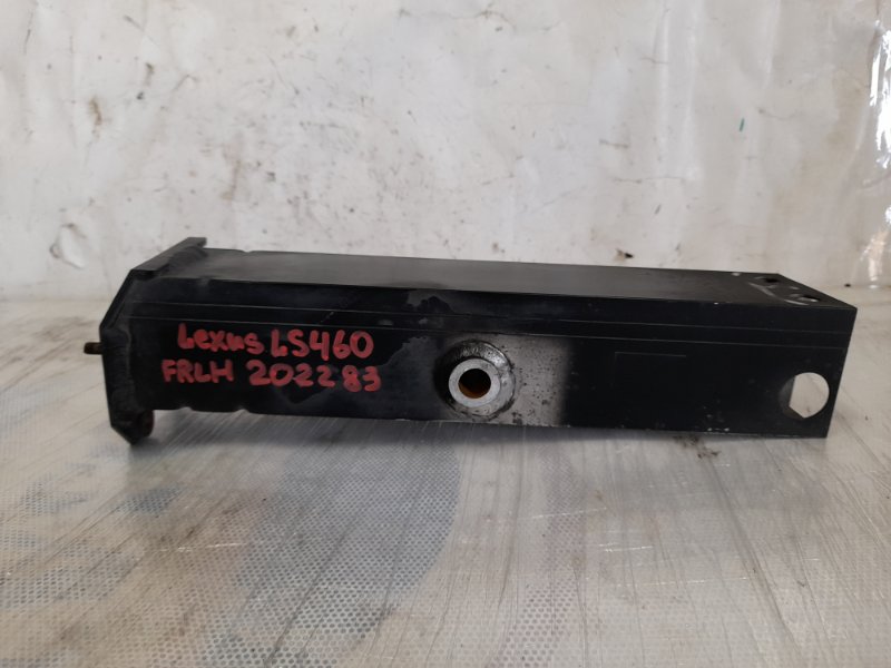 Кронштейн усилителя переднего бампера передний левый LS460 06-12 2011 Седан 4.6 1UR-FSE