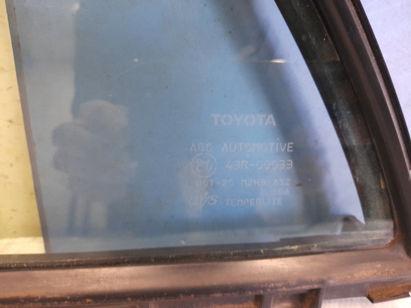 Стекло двери глухое заднее левое TOYOTA COROLLA 150 06-13 Седан 1.8 2ZR-FE Стекло двери глухое заднее левое TOYOTA COROLLA 150 06-13 Седан 1.8 2ZR-FE