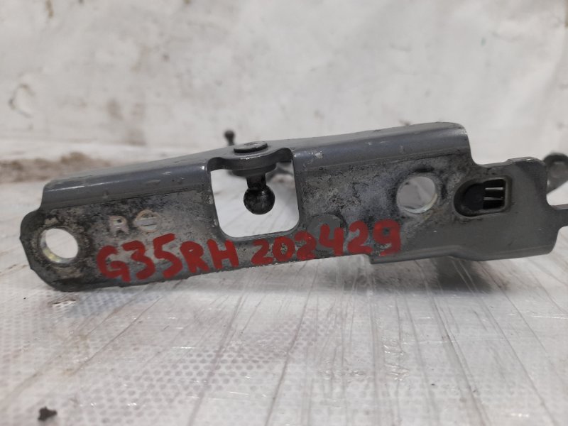 Петля крышки багажника правая G25/G35/G37/Q40 06-14 2007 Седан 3.5 VQ35VHR