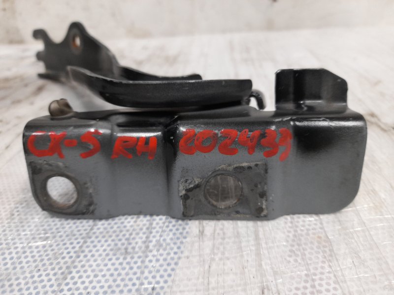 Петля капота правая CX-5 (KE) 11-17 2015 Внедорожник 2.0 PE-VPS Петля капота правая CX-5 (KE) 11-17 2015 Внедорожник 2.0 PE-VPS