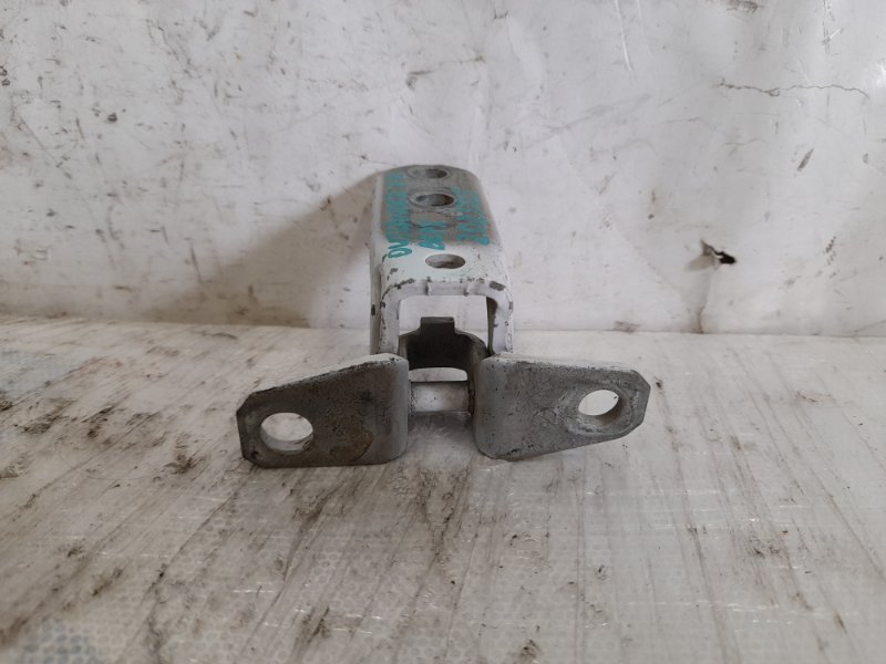 Петля двери верхняя передняя правая MITSUBISHI ASX / OUTLANDER SPORT 10-21 2012 Внедорожник 2.0 4B11 5702A064 Б/У