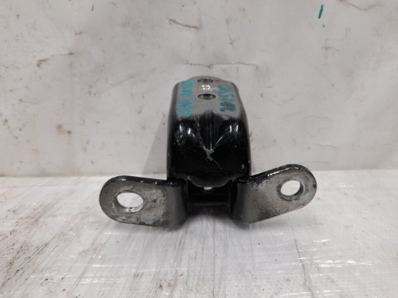 Запчасть петля двери нижняя задняя правая KIA SOUL PS 13-19 2014 Хетчбек 2.0 79320-3K000 Б/У Петля двери нижняя задняя правая KIA SOUL PS 13-19 2014 Хетчбек 2.0 79320-3K000 Б/У