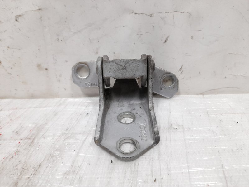 Петля двери нижняя передняя левая 5 CR 05-10 2010 Минивен 2.3