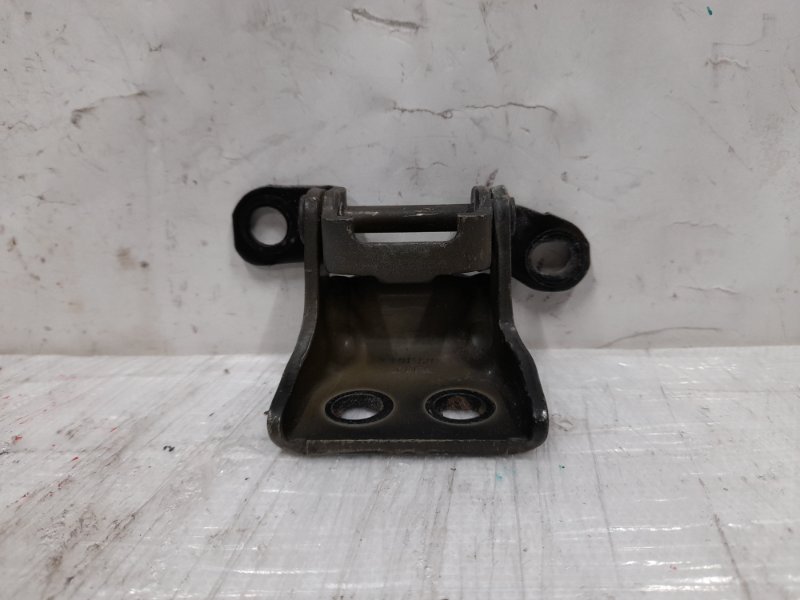 Петля двери нижняя передняя левая ACURA TLX 14-17 Седан 2.4 Петля двери нижняя передняя левая ACURA TLX 14-17 Седан 2.4