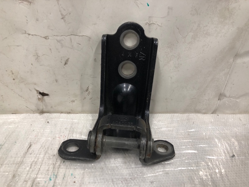 Петля двери нижняя задняя правая SUBARU FORESTER 12-19 Внедорожник 2.5 FB25