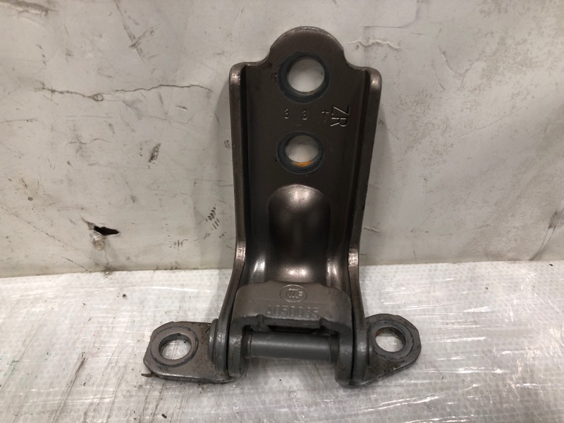 Петля двери нижняя задняя правая SUBARU FORESTER 12-19 Внедорожник 2.5 FB25