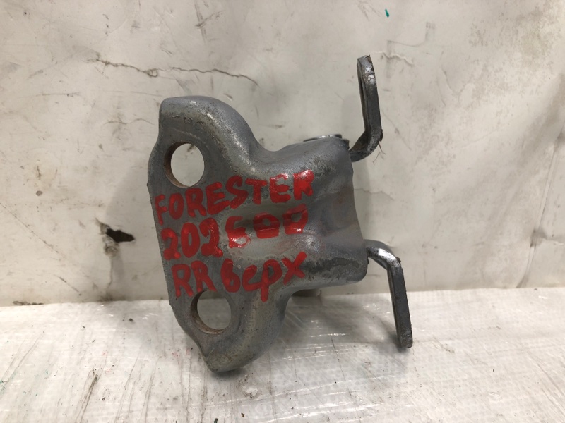 Петля двери верхняя задняя правая SUBARU FORESTER 12-19 2015 Внедорожник 2.5 FB25 60479FJ000 Б/У