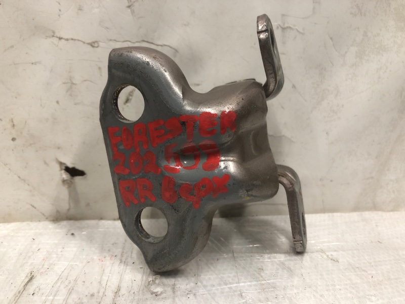 Петля двери верхняя задняя правая SUBARU FORESTER 12-19 2015 Внедорожник 2.5 FB25 60479FJ000 Б/У