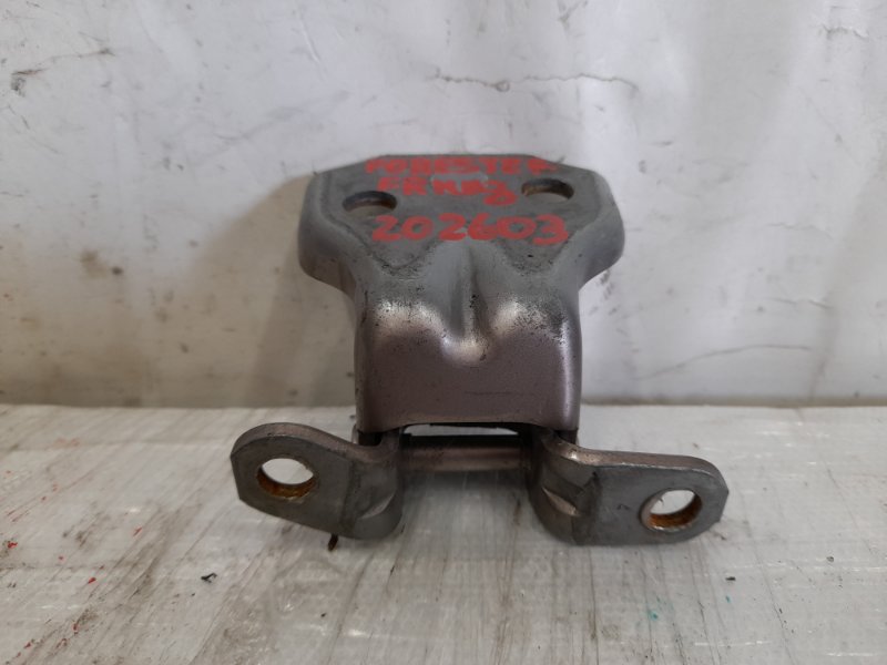 Петля двери нижняя передняя правая SUBARU FORESTER 12-19 2015 Внедорожник 2.5 FB25 60079SG000 Б/У