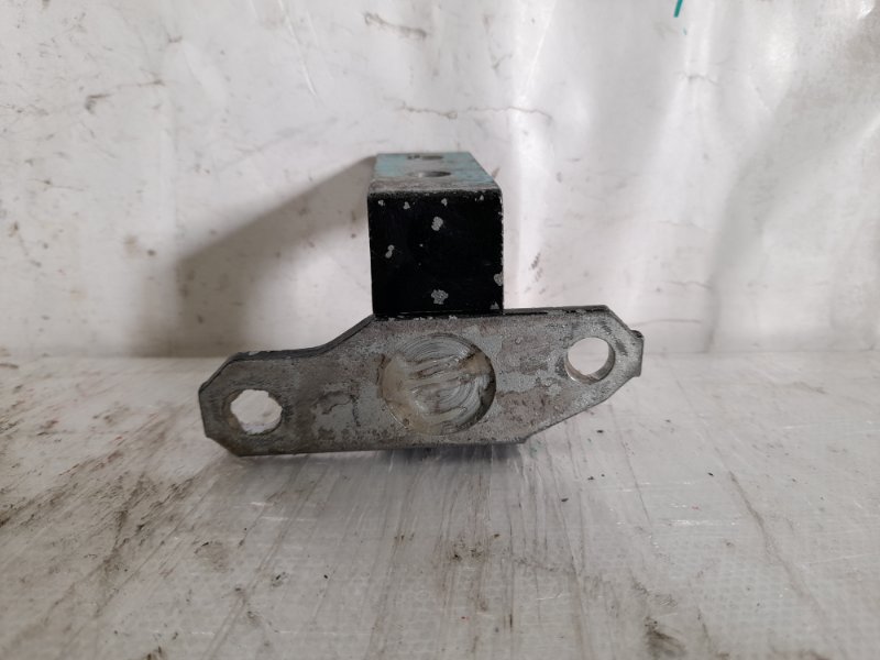 Петля двери верхняя передняя правая INFINITI G25/G35/G37/Q40 06-14 2009 Купе 3.7 80400-JL00A Б/У