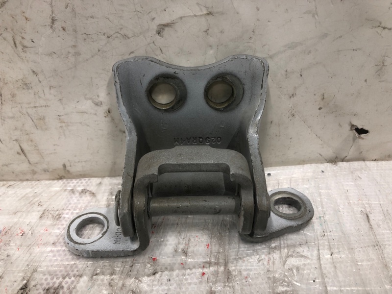 Петля двери нижняя передняя правая RDX 12-19 2015 Внедорожник 3.5 J35Z2 Петля двери нижняя передняя правая RDX 12-19 2015 Внедорожник 3.5 J35Z2