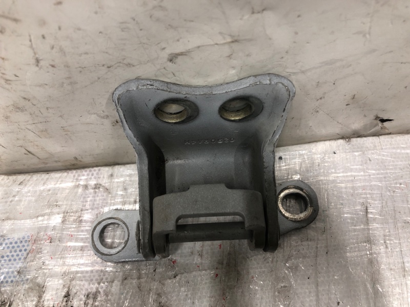 Петля двери нижняя передняя правая ACURA RDX 12-19 Внедорожник 3.5 J35Z2 Петля двери нижняя передняя правая ACURA RDX 12-19 Внедорожник 3.5 J35Z2