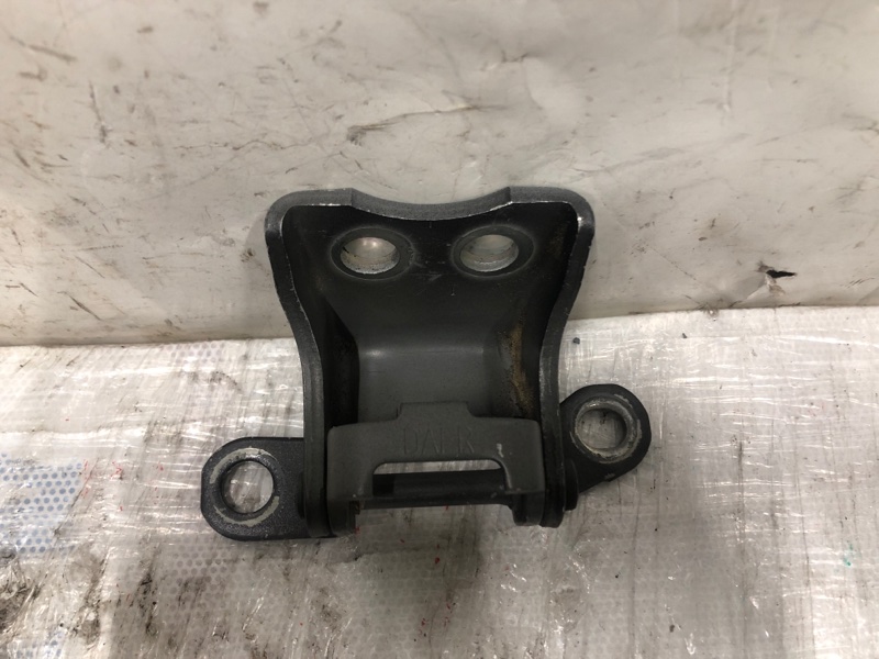 Петля двери нижняя передняя правая ACURA RDX 12-19 Внедорожник 3.5 J35Z2