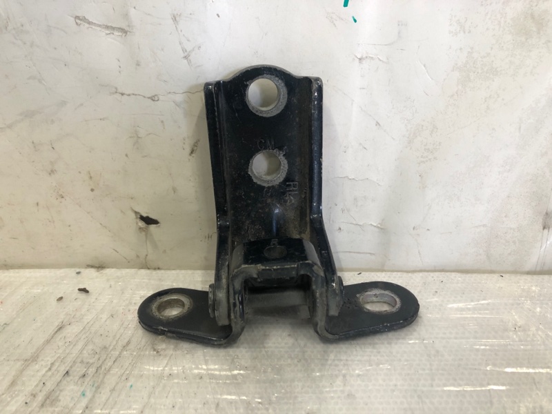 Петля двери нижняя задняя левая KIA SORENTO XM 09-14 Внедорожник 2.4