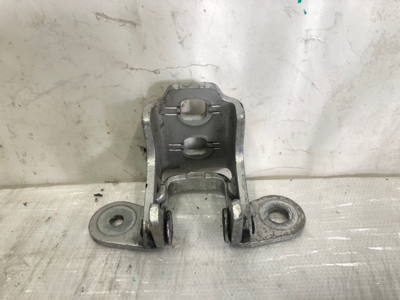 Петля двери верхняя задняя правая DODGE JOURNEY 08-20 Кроссовер 2.4 ED3