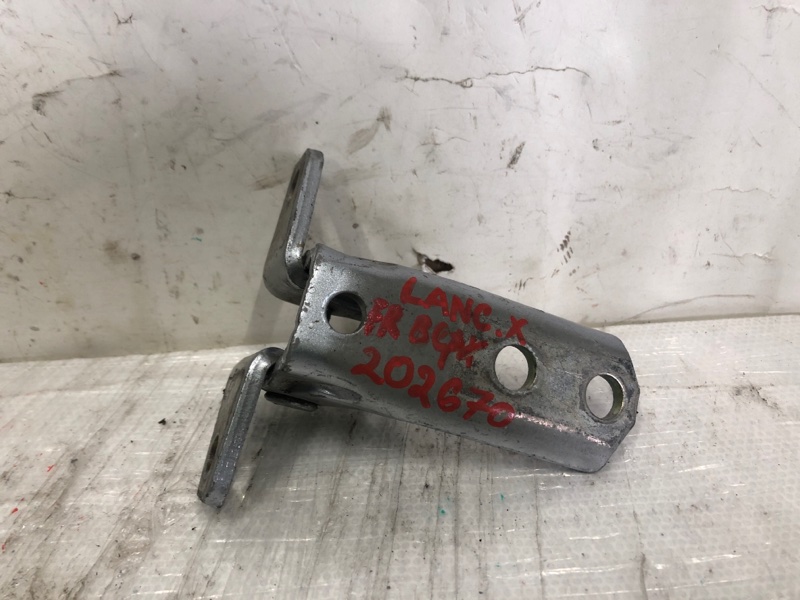 Петля двери верхняя передняя правая MITSUBISHI LANCER X 10 07-15 2010 Седан 2.0 4B11 5702A064 Б/У