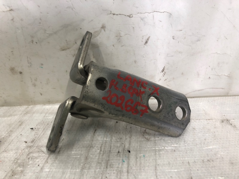 Петля двери верхняя передняя левая MITSUBISHI LANCER X 10 07-15 2010 Седан 2.0 4B11 5702A005 Б/У