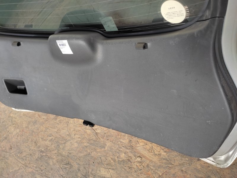 Обшивка крышки багажника QASHQAI 07-14