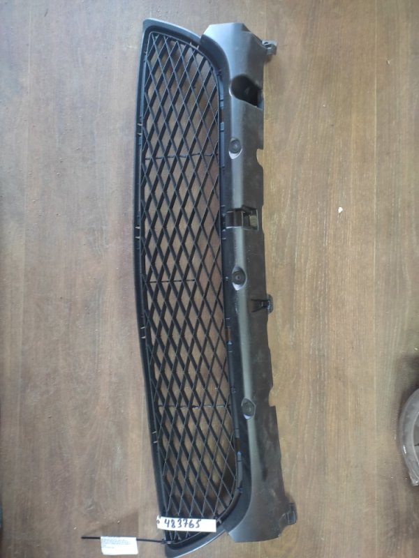 Решетка переднего бампера 3 BK 03-08 Решетка переднего бампера 3 BK 03-08