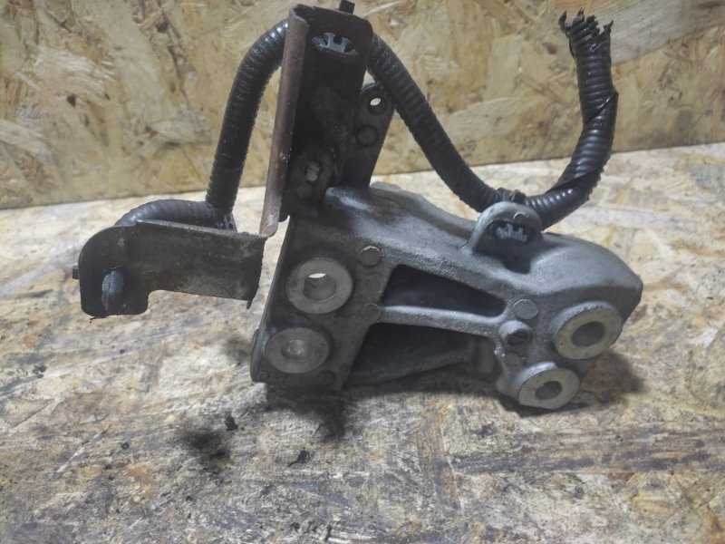 Кронштейн двигателя передний PATHFINDER R52 12-21 2014 3.5L 6