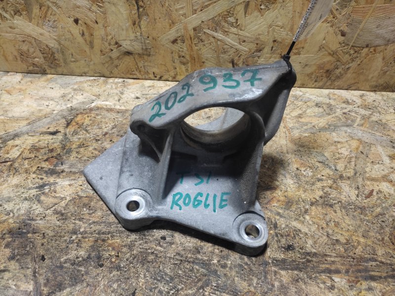 Кронштейн промежуточного вала правый NISSAN ROGUE 08-15 2.5 QR25DE