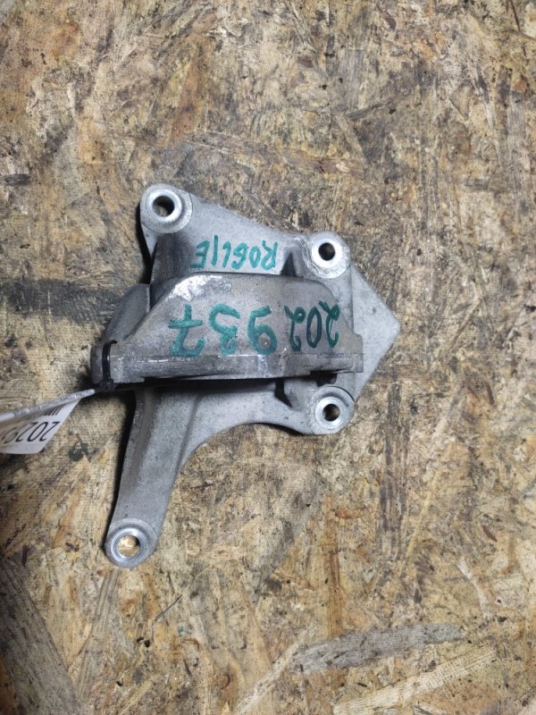 Кронштейн промежуточного вала правый ROGUE 08-15 2011 2.5 QR25DE