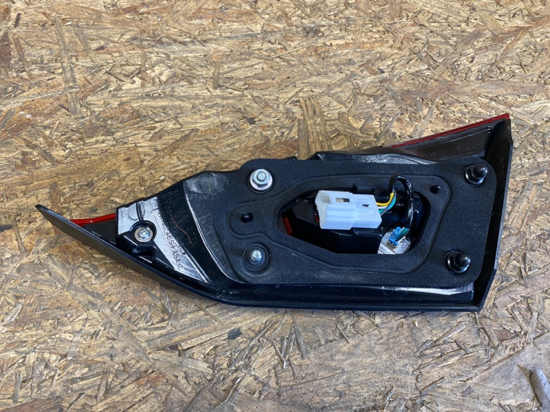 Фонарь внутренний задний левый Q50 20- 2021 Седан 3.0 VR30DDTT