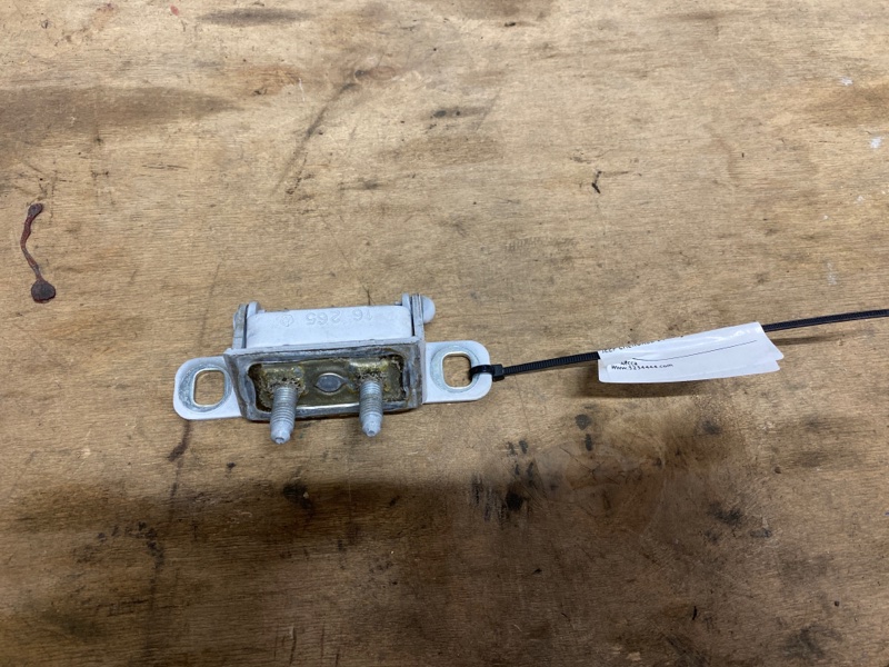 Петля крышки багажника задняя левая CHEROKEE 14- 2017 Wagon 2.4L I4 FI DOHC 16V NF4 Петля крышки багажника задняя левая CHEROKEE 14- 2017 Wagon 2.4L I4 FI DOHC 16V NF4