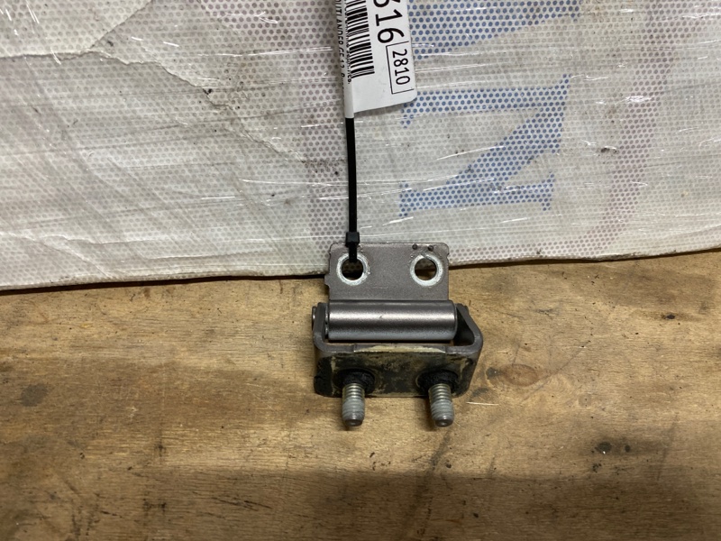 Петля крышки багажника задняя левая OUTLANDER GF 12- 2017 Внедорожник 2.4 Петля крышки багажника задняя левая OUTLANDER GF 12- 2017 Внедорожник 2.4