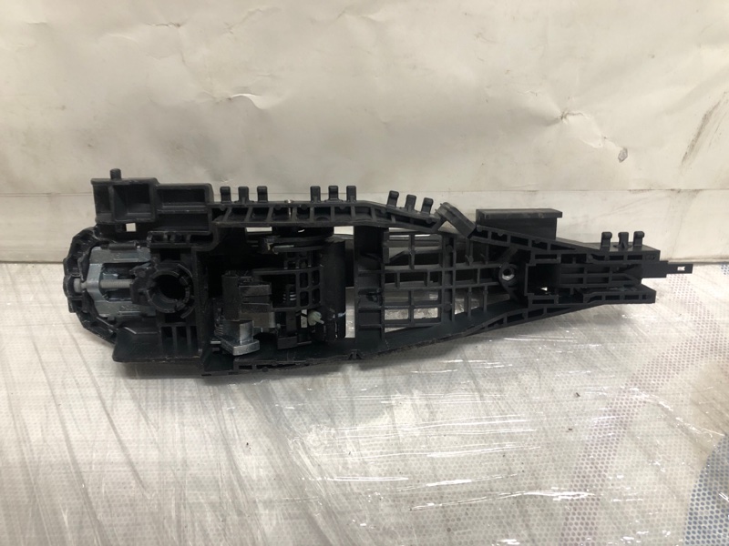 Ручка двери наружная передняя правая JEEP CHEROKEE 14- Wagon 2.4L I4 FI DOHC 16V NF4 Ручка двери наружная передняя правая JEEP CHEROKEE 14- Wagon 2.4L I4 FI DOHC 16V NF4