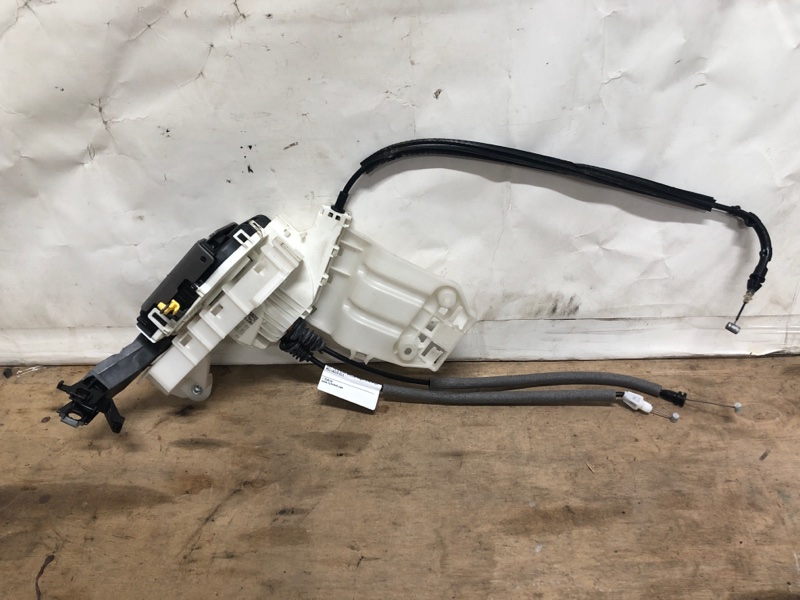 Запчасть замок двери передний левый JEEP RENEGADE (BU) 14- 2020 Wagon 2.4L I4 ZERO EVAP M-AIR 68268761AA Б/У Замок двери передний левый JEEP RENEGADE (BU) 14- 2020 Wagon 2.4L I4 ZERO EVAP M-AIR 68268761AA Б/У