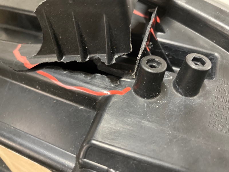 Фара передняя левая CHEROKEE 14- 2019 3.2L 6 Фара передняя левая CHEROKEE 14- 2019 3.2L 6