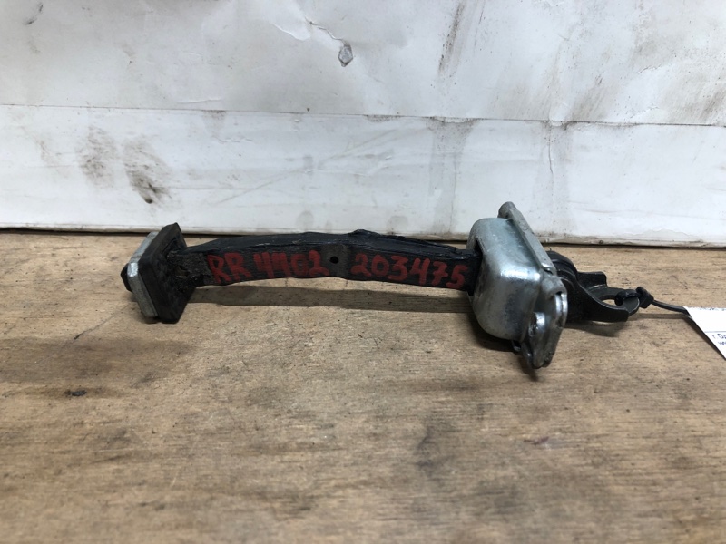 Запчасть ограничитель двери задний правый HYUNDAI SONATA YF 10-14 2013 2.4L 4 79490-3S000 Б/У Ограничитель двери задний правый HYUNDAI SONATA YF 10-14 2013 2.4L 4 79490-3S000 Б/У