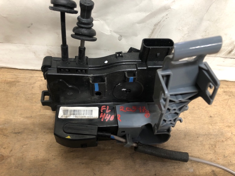 Замок двери передний левый SONATA YF 10-14 2013 2.4L 4 Замок двери передний левый SONATA YF 10-14 2013 2.4L 4