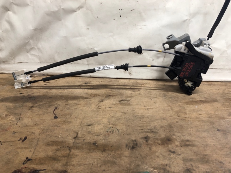 Замок двери задний правый HYUNDAI ELANTRA MD 10-15 2011 Седан 1.8L DOHC MPFI D-CVVT 81420-3X010 Б/У